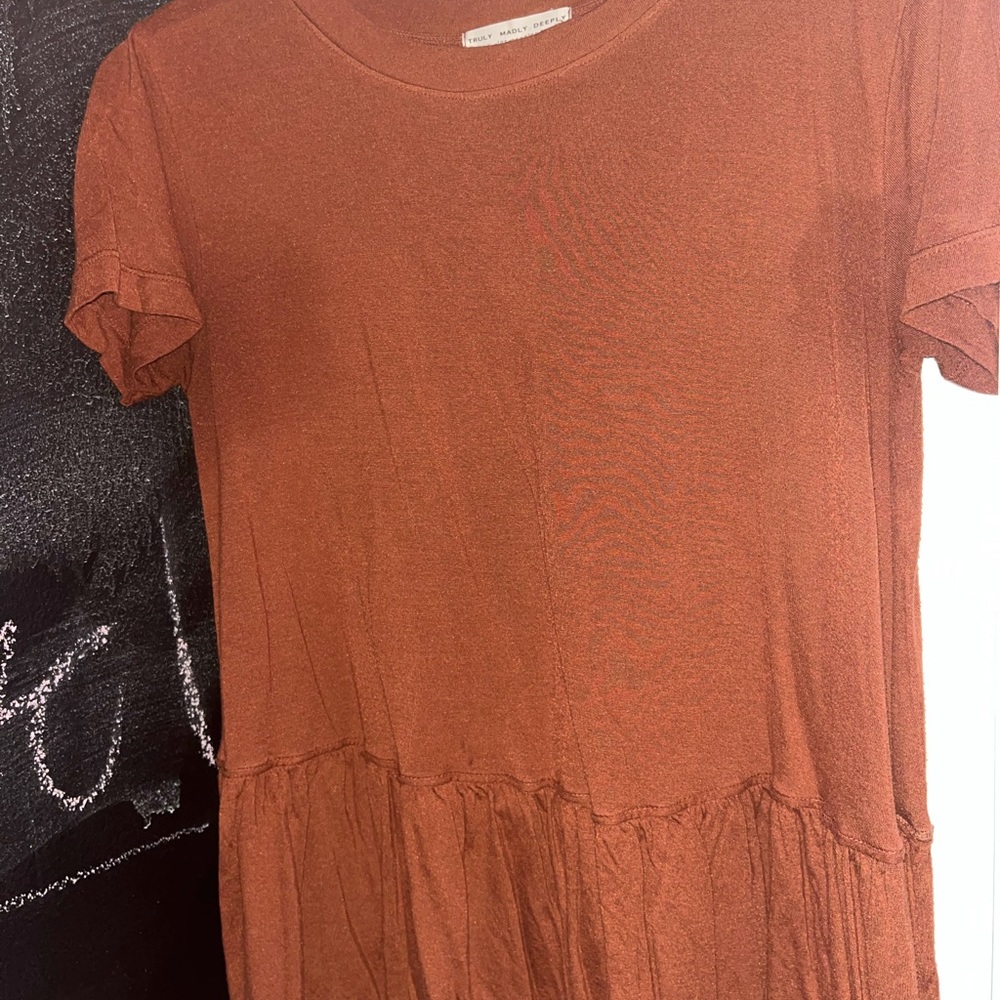 BURGANDY soft ruffle tee